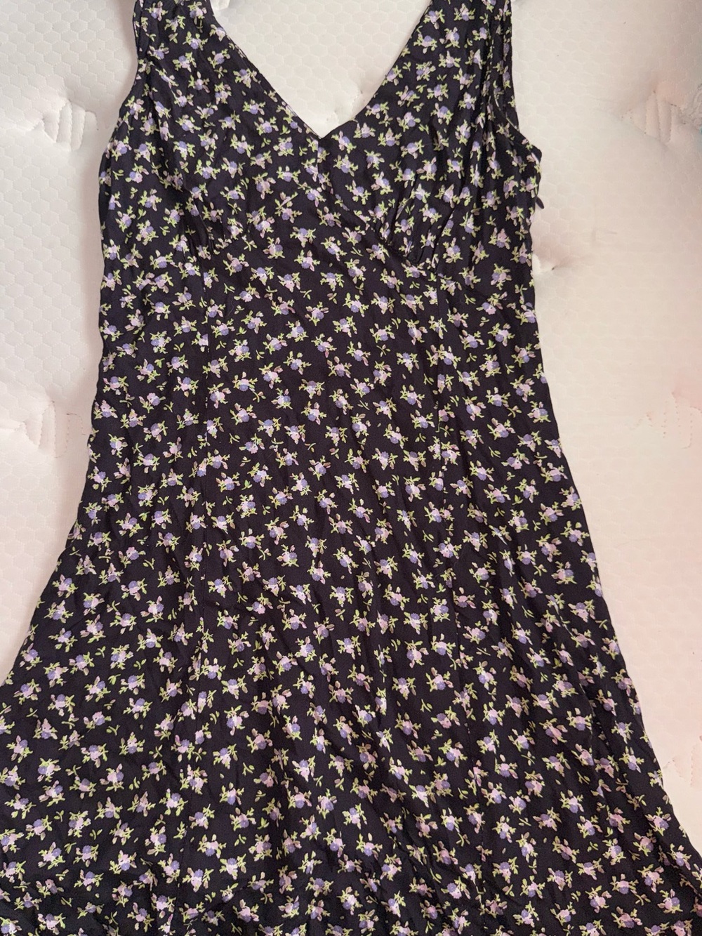 135. Floral V-Neck Sleeveless Women’s Dress in Black and Lilac